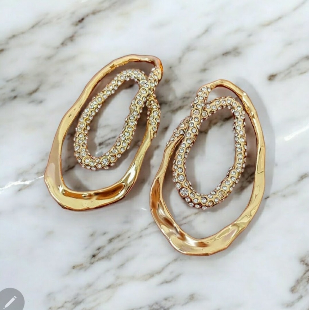▪️Oval inlaid rhinestone earrings; unbranded; nwot